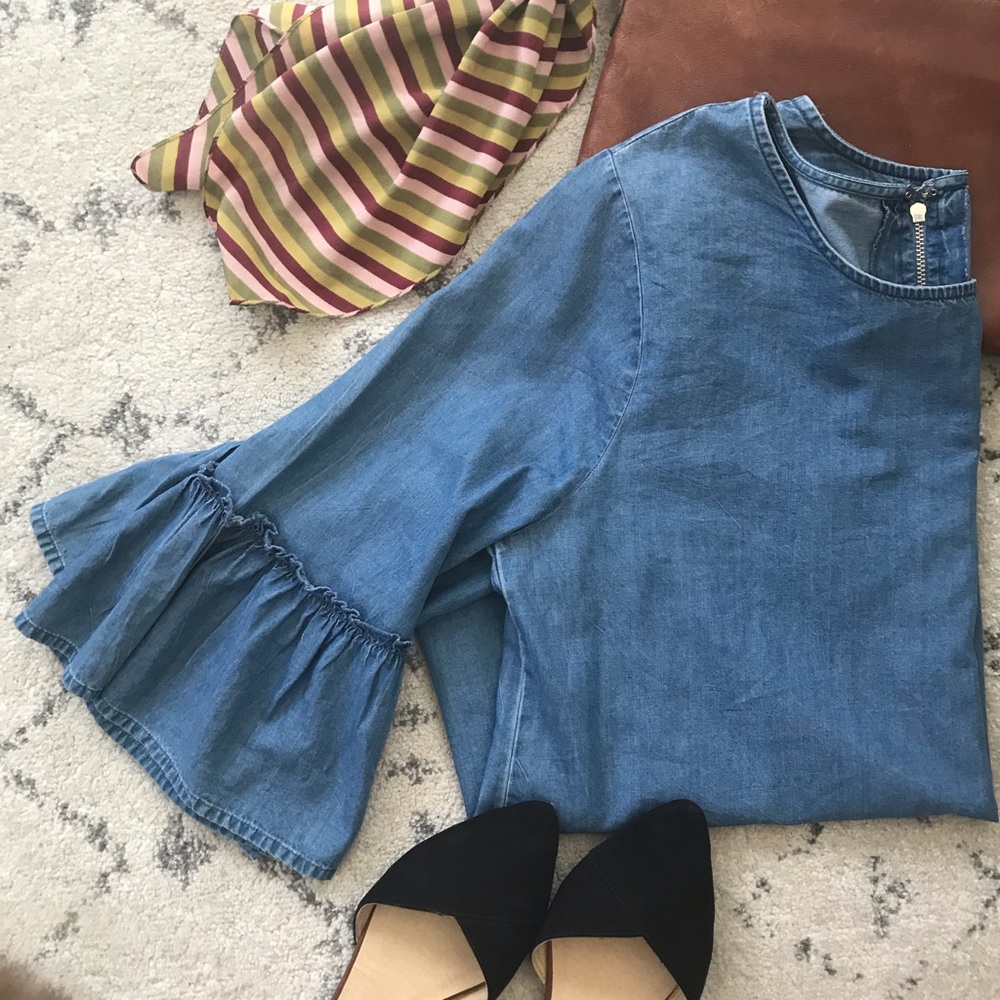 Charming Charlie 3/4 sleeve chambray top